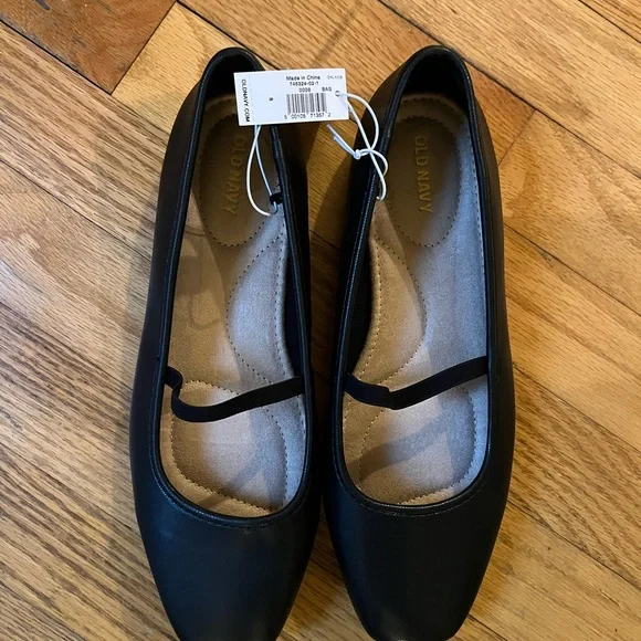 Old Navy Mary Jane Square-Toe black ballet flats - Picture 5 of 7